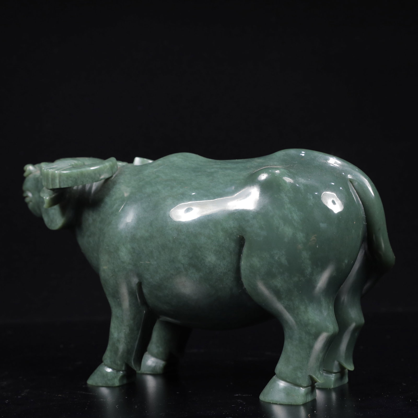 An Exquisite Jasper Buffalo Pattern Ornament - 9