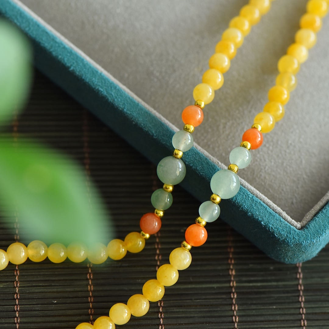 An Exquisite Yellow Jade Necklace: An Exquisite Yellow Jade Necklace,Size:0.2in 黄玉项链
