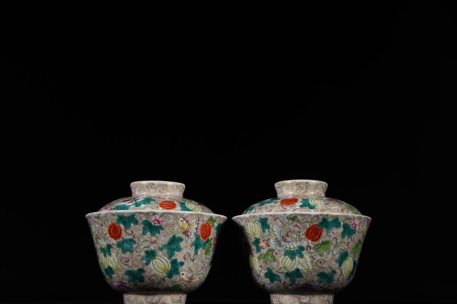 A Pair of Exquisite Famille-Rose Painted Gold Flower and Fruit Pattern Bowls with Cover: A Pair of Exquisite Famille-Rose Painted Gold Flower and Fruit Pattern Bowls with Cover,Qing Dynasty,China,Jiaqing Six-character Mark,Size:3.8inx4in 一对粉彩描金
