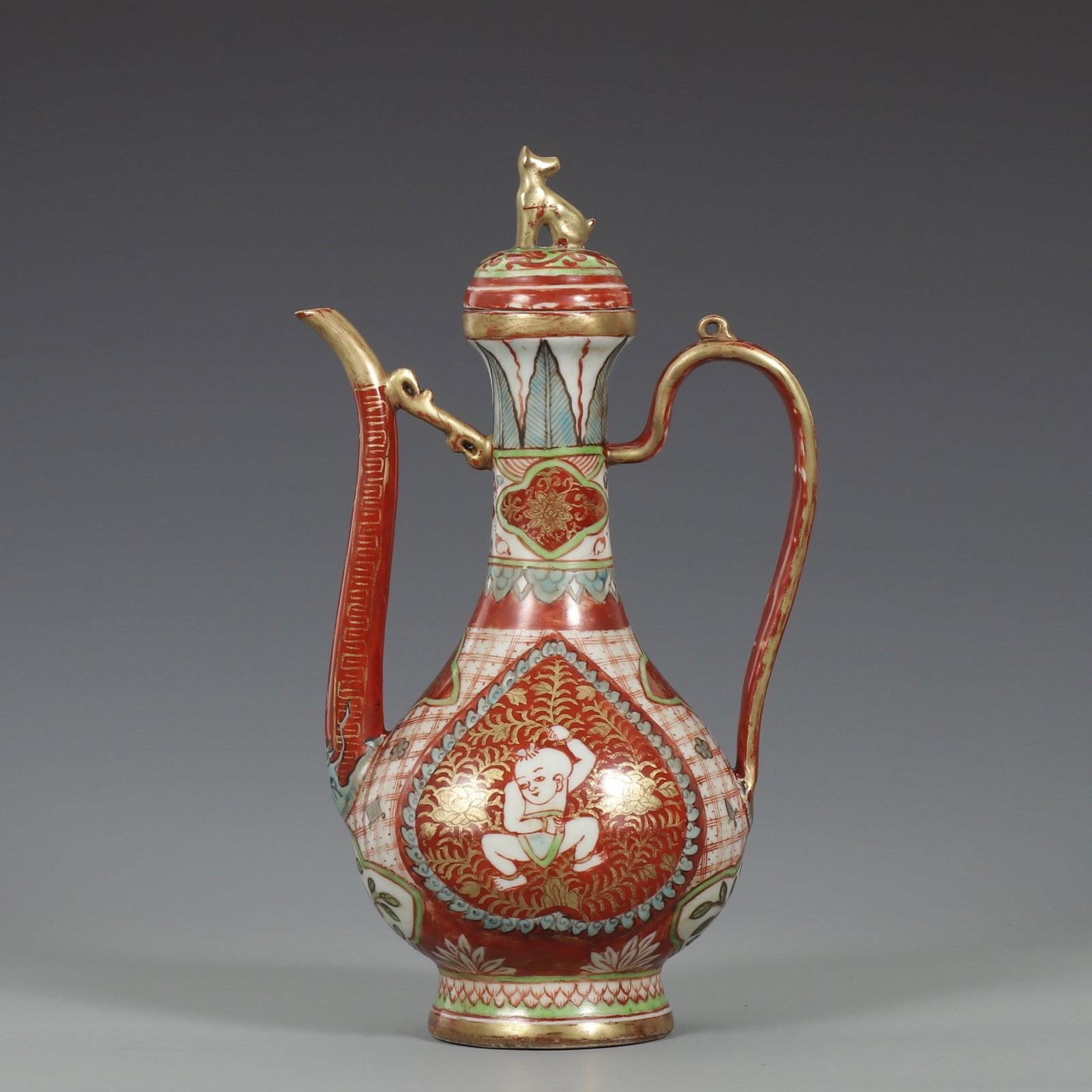 A Rare Red-and-Green Glazed Painted Gold Character and Story Pattern Ewer: A Rare Red-and-Green Glazed Painted Gold Character and Story Pattern Ewer,Ming Dynasty,China,Jiajing Six-character Mark,Size:12inx5.3in 红绿彩描金人物故