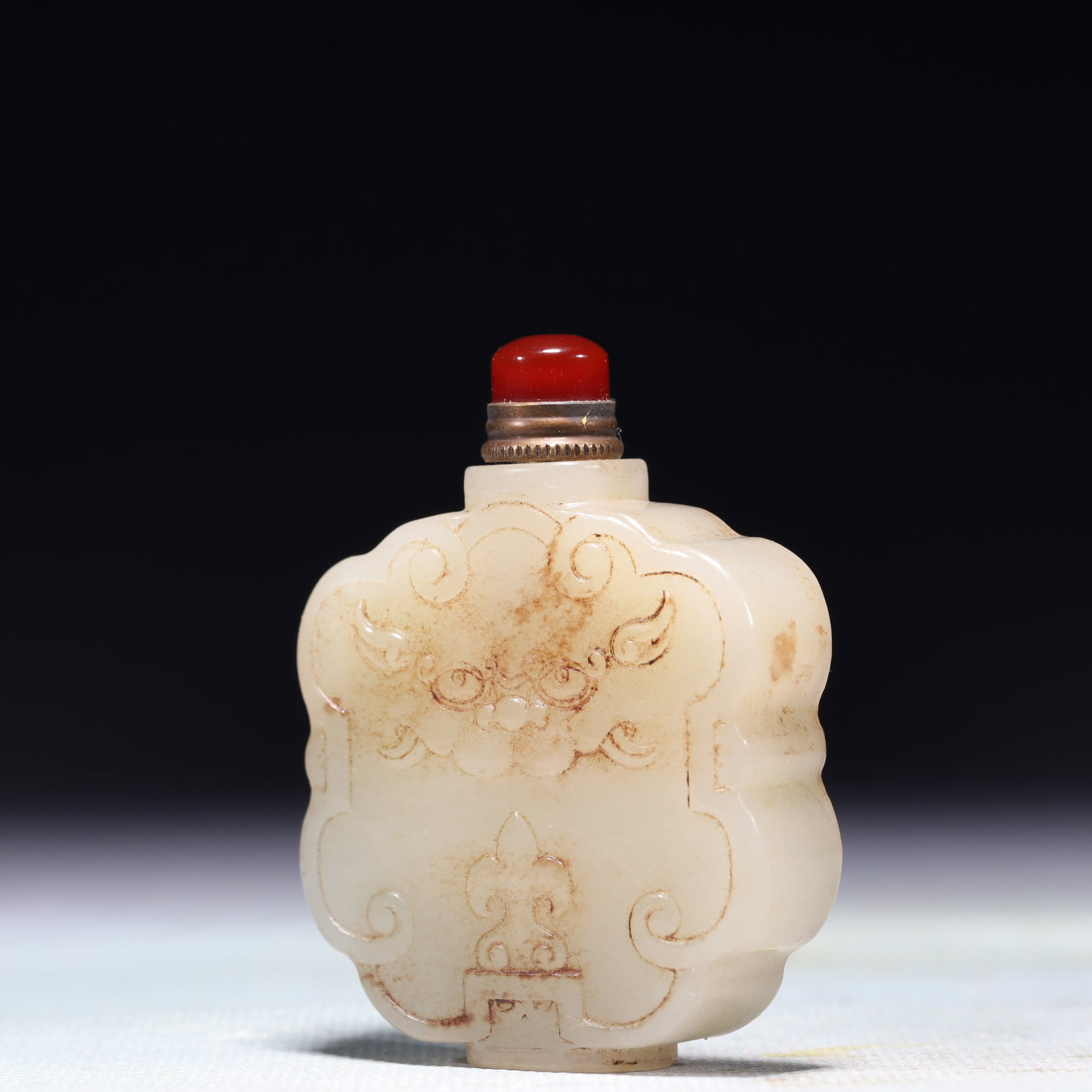 An Exquisite White Jade Beast-Face Pattern Snuff Bottle - 2