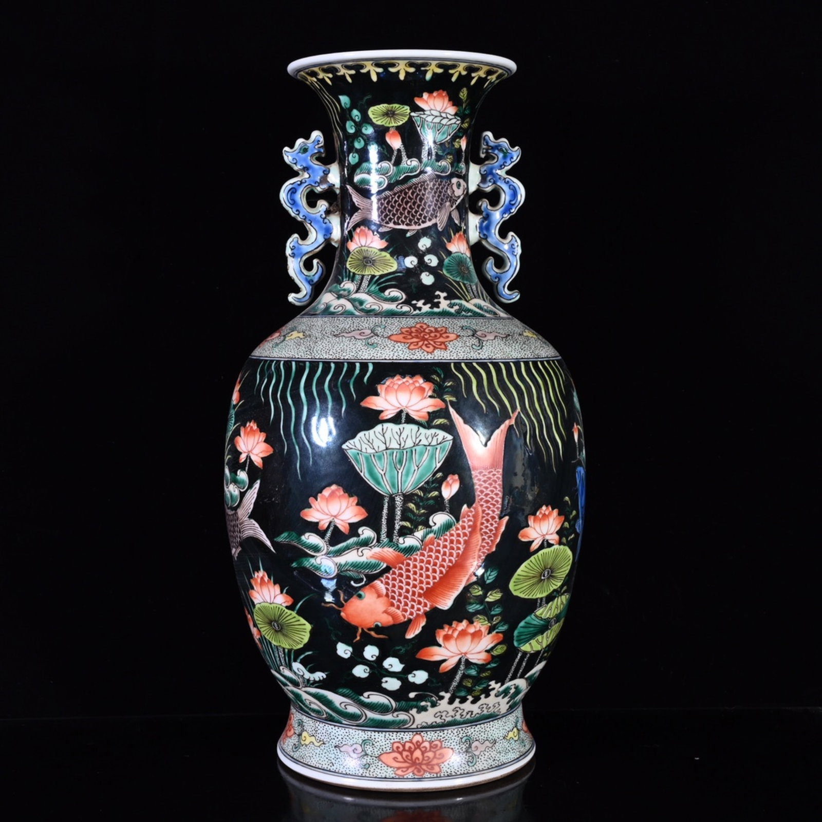 An Exquisite Wucai Hornwort Pattern Double-Ears Vase: An Exquisite Wucai Hornwort Pattern Double-Ears Vase,Qing Dynasty,China,Kangxi Six-character Mark,Size:17.7inx10.6in