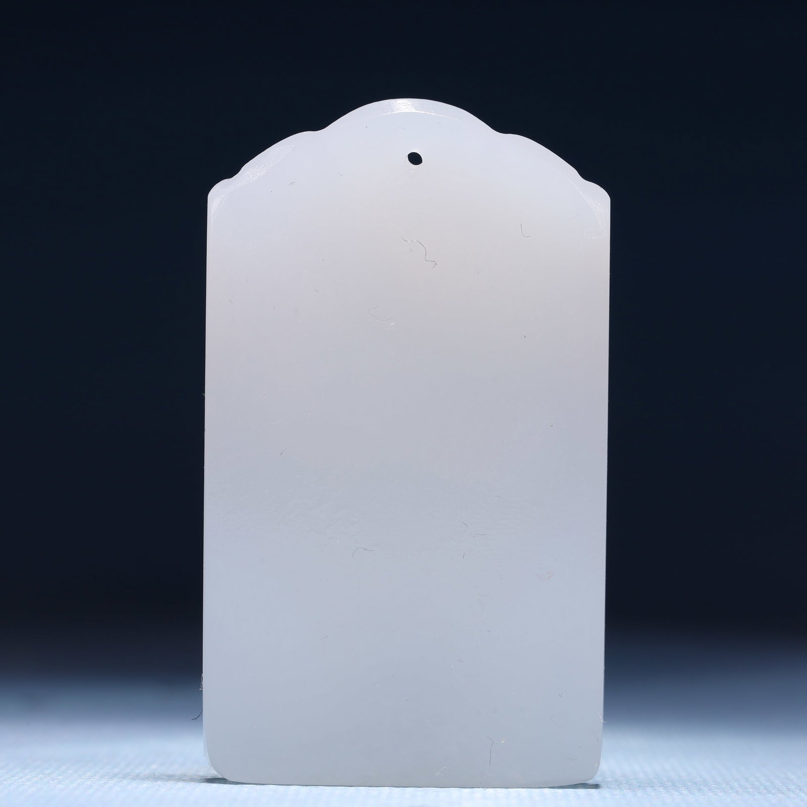 An Exquisite White Jade Landscape Pattern Pendant - 4