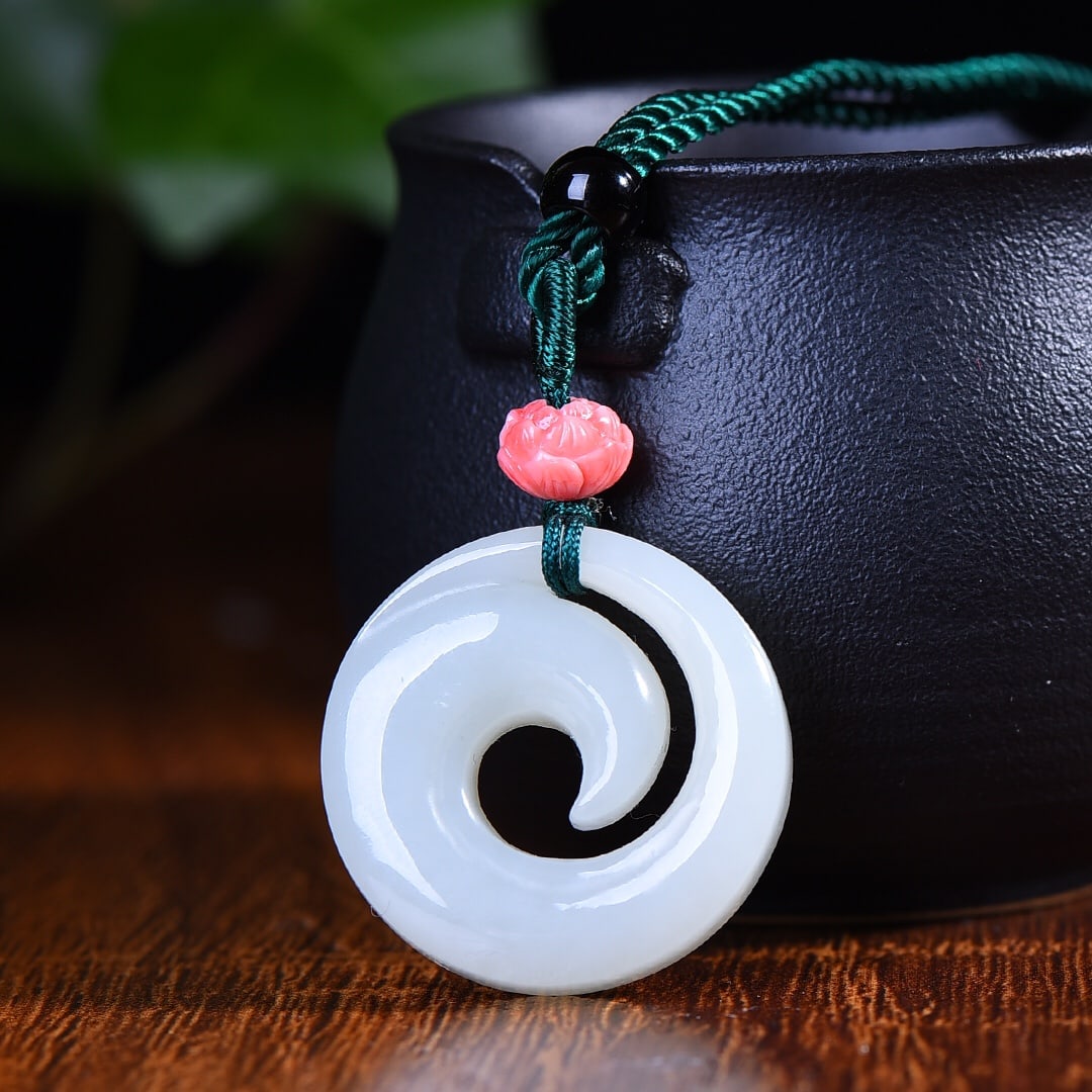 An Exquisite White Jade Pendant: An Exquisite White Jade Pendant,Size:1.1inx1.1in 白玉挂件