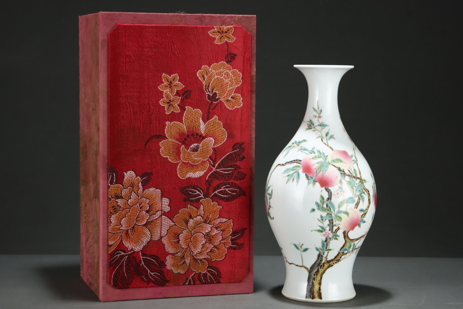 A Huge Famille-Rose Bats and Peach Pattern Vase (1 of 8)