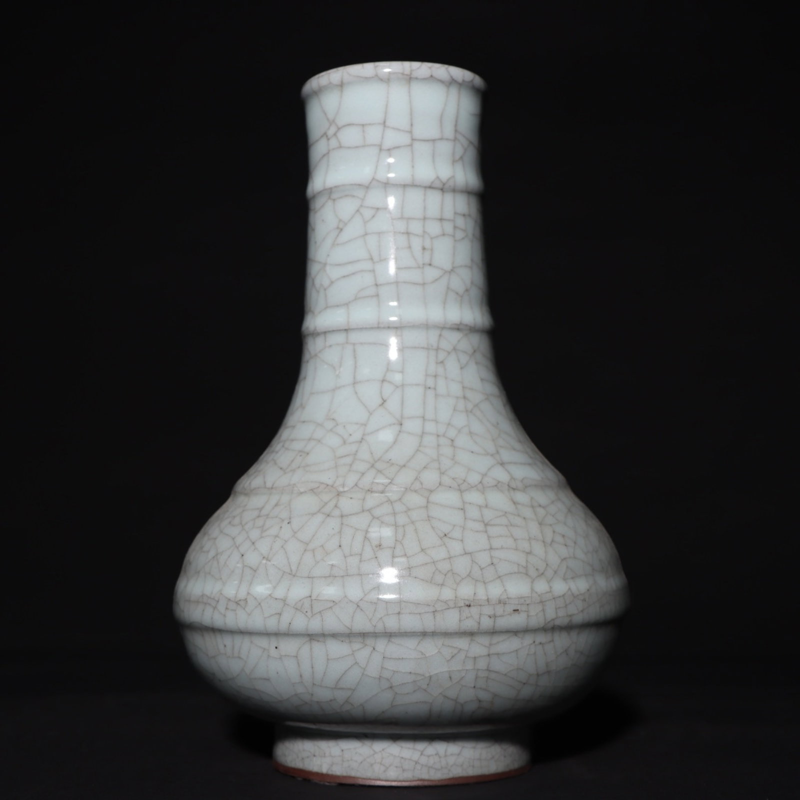 An Exquisite Guan yao Celadon Glazed Vase (1 of 9)