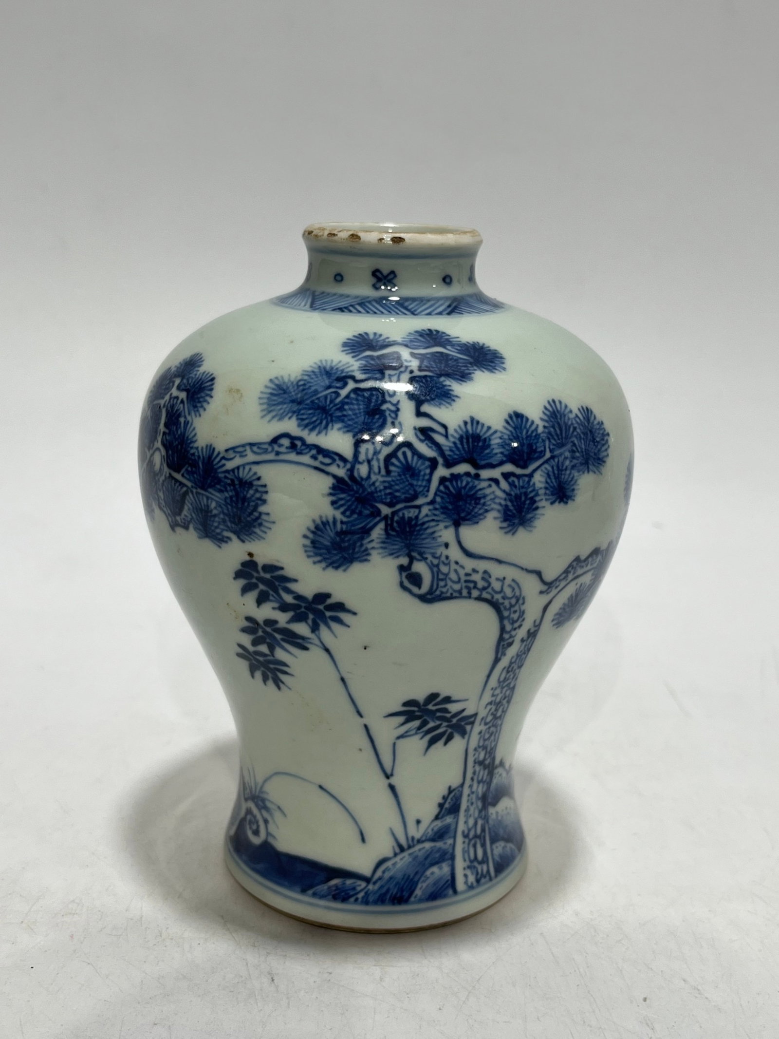 An Exquisite Blue and White Pine and Bamboo Pattern Vase: An Exquisite Blue and White Pine and Bamboo Pattern Vase,Qing Dynasty,China,Size:5.7in 青花松竹纹瓶,中国清代