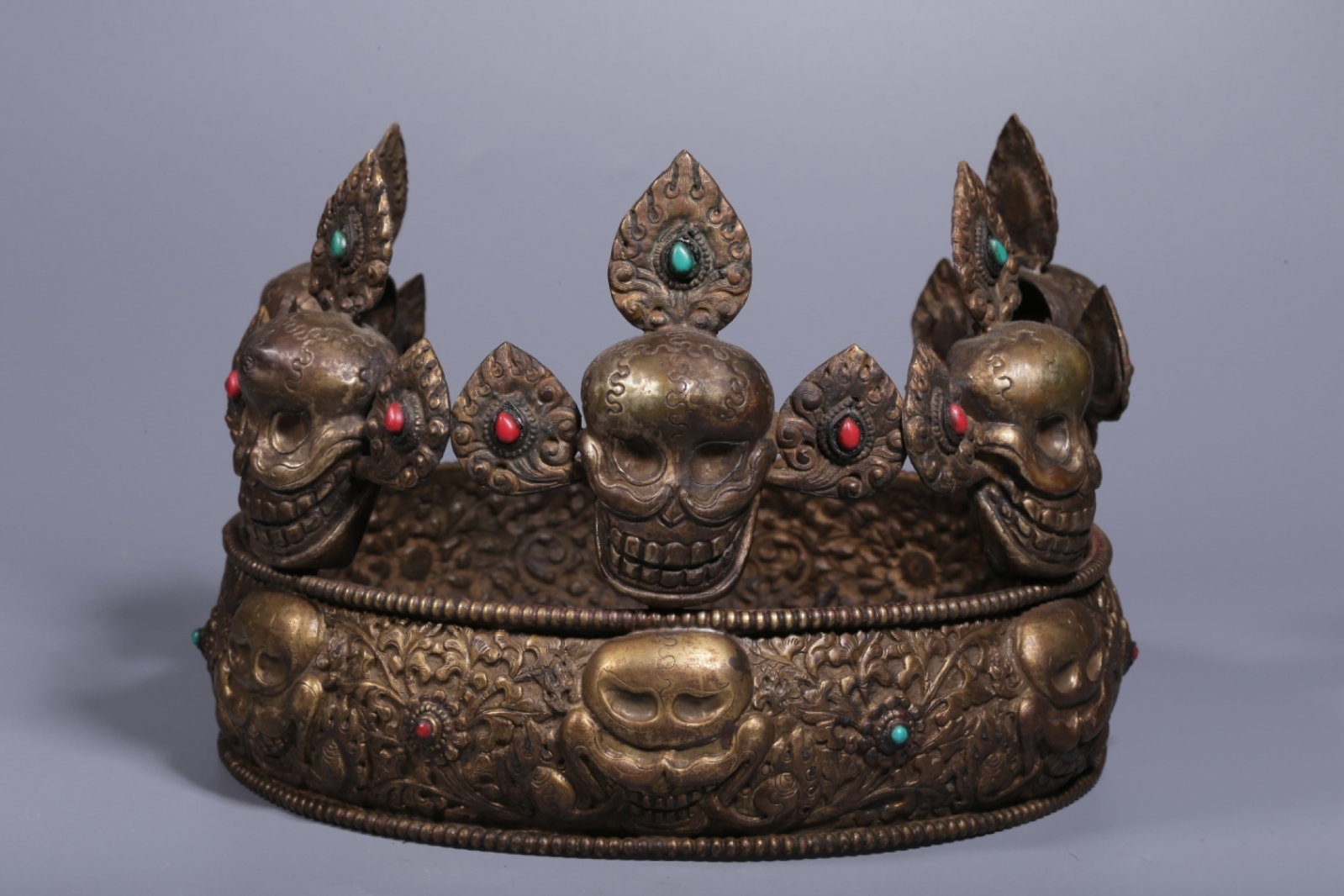 A Rare Bronze Inlaid Gems Crown: A Rare Bronze Inlaid Gems Crown,Qing Dynasty, China,Size:5.9inx7.9in,Weight:674g 铜嵌宝石法冠,中国清代
