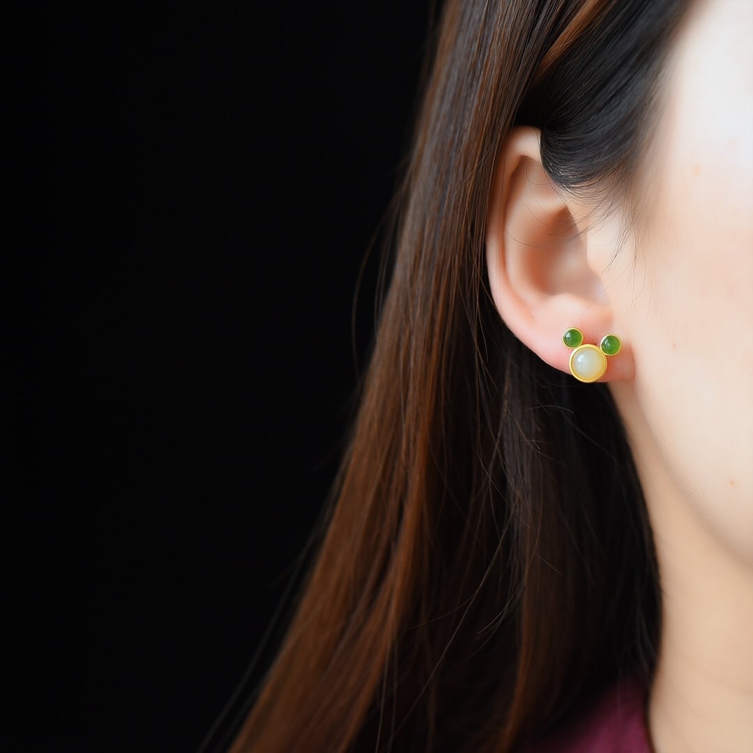 An Exquisite Sterling Silver-Gold Plated Inlaid White Jade Earrings, Inlaid Jasper: An Exquisite Sterling Silver-Gold Plated Inlaid White Jade Earrings, Inlaid Jasper,Size:0.2inx0.2in 纯银镀金镶白玉耳环,嵌碧玉
