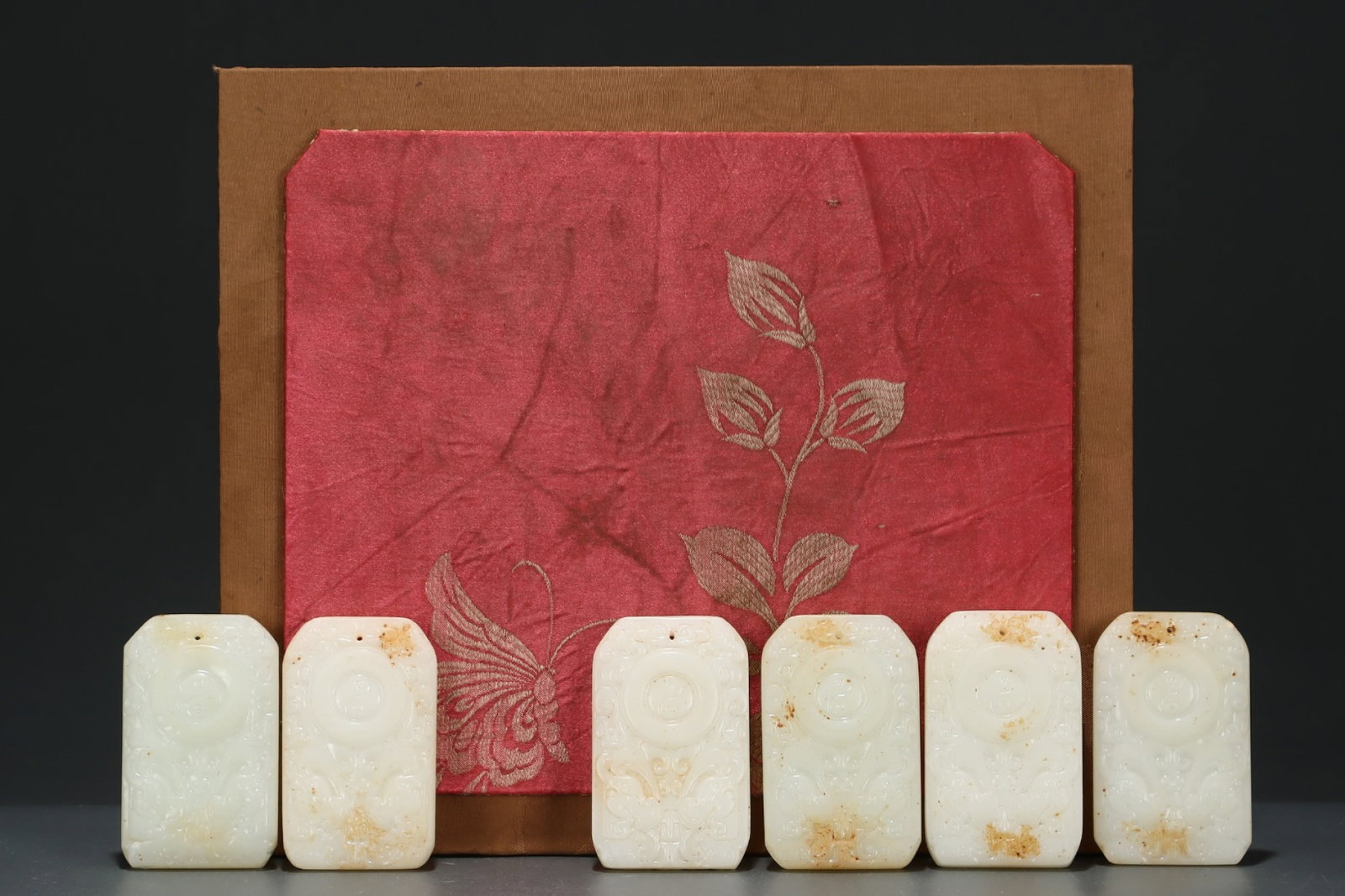 A Set of Fine White Jade Butterfly Pattern Pendants: A Set of Fine White Jade Butterfly Pattern Pendants,Qing Dynasty,China,Size:3.1inx2in 一套白玉蝴蝶纹牌,中国清代