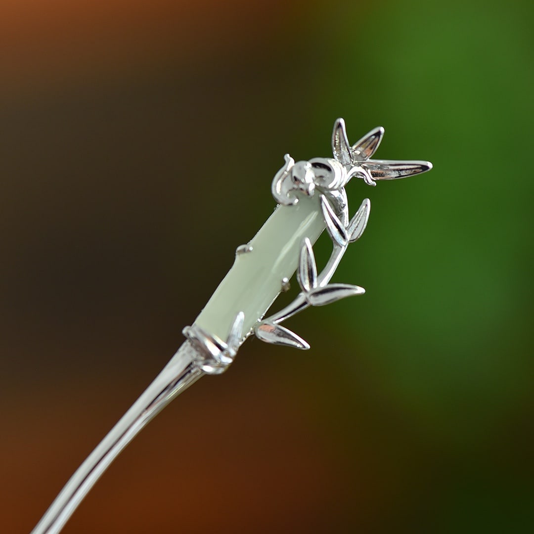 An Exquisite Sterling Silver Inlaid White Jade Hairpin: An Exquisite Sterling Silver Inlaid White Jade Hairpin, 纯银镶白玉发簪