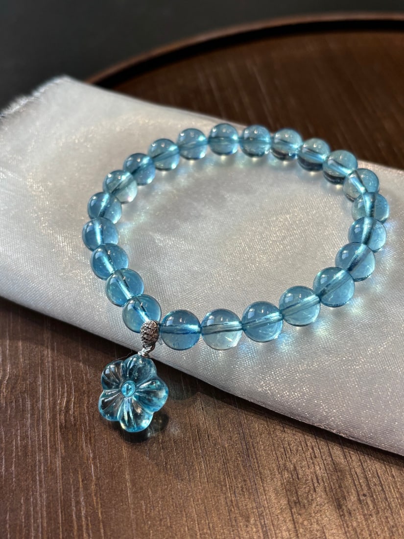 An Exquisite Aquamarine Bracelet: An Exquisite Aquamarine Bracelet,Size:0.3in,Weight:19.2g 海蓝宝手串