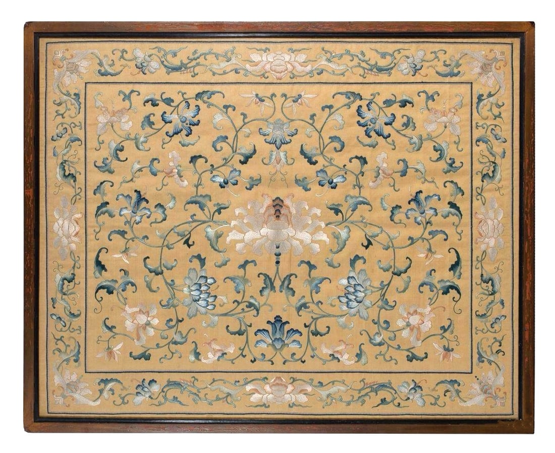 An Exquisite Lotus Pattern Hanging Panel: An Exquisite Lotus Pattern Hanging Panel , Qing Dynastsy,China, Size:22.2inx17.5in 清代 缠枝莲宫廷刺绣挂屏