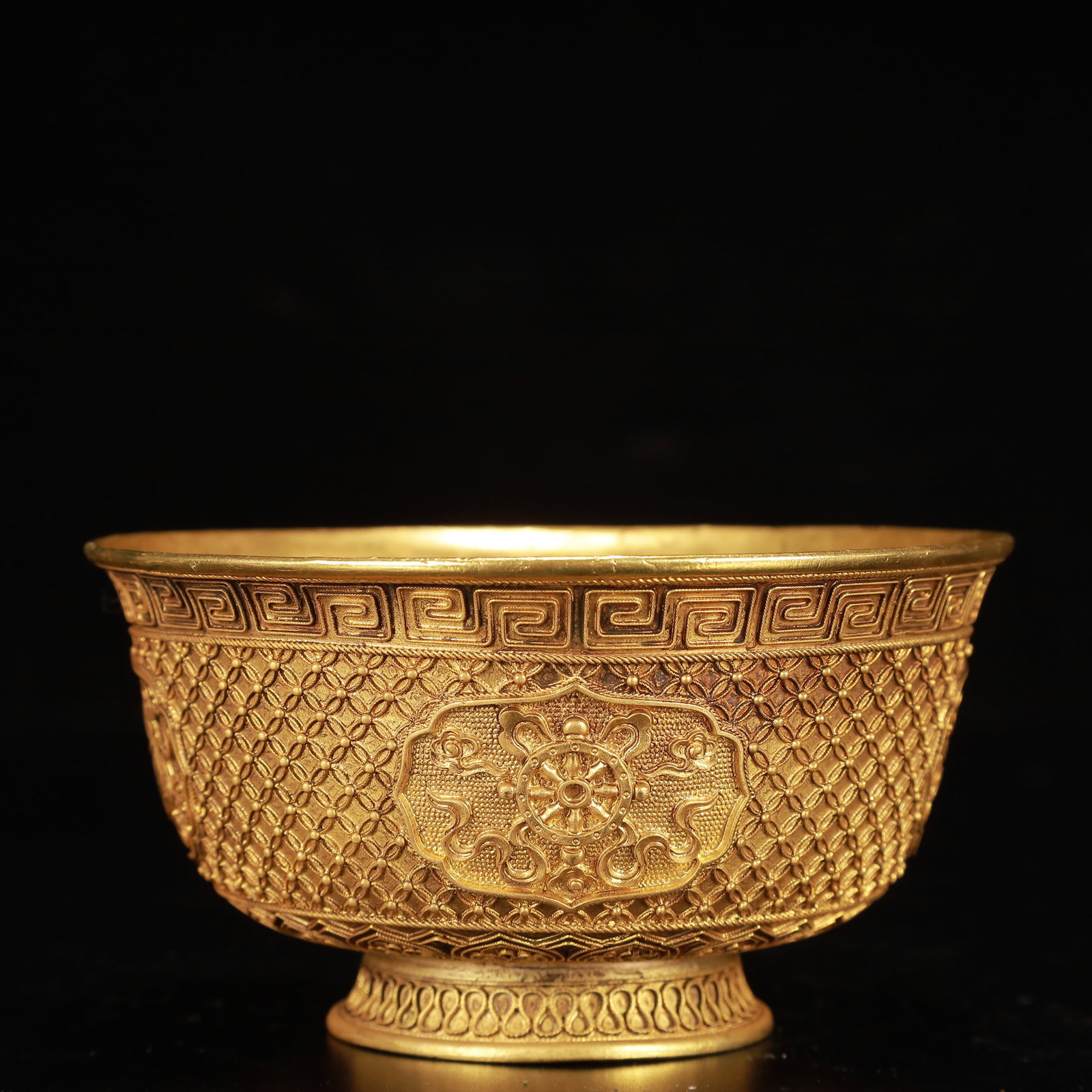 An Exquisite Gilt Bronze Eight Treasures Pattern Bowl: An Exquisite Gilt Bronze Eight Treasures Pattern Bowl,Qing Dynasty, China,Qianlong Four-character Mark,Size:4.7inx2.6in,Weight:250g