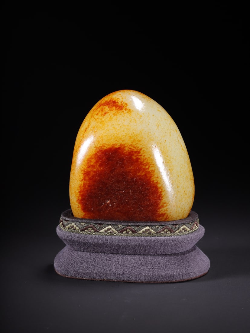 An Exquisite White Jade Ornament: An Exquisite White Jade Ornament,Qing Dynasty,China,Size:3.7inx3inx1.5in,Weight:444g