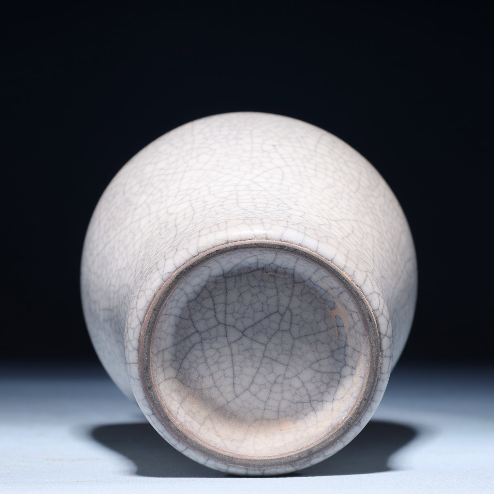 An Exquisite Ding yao Vase - 9