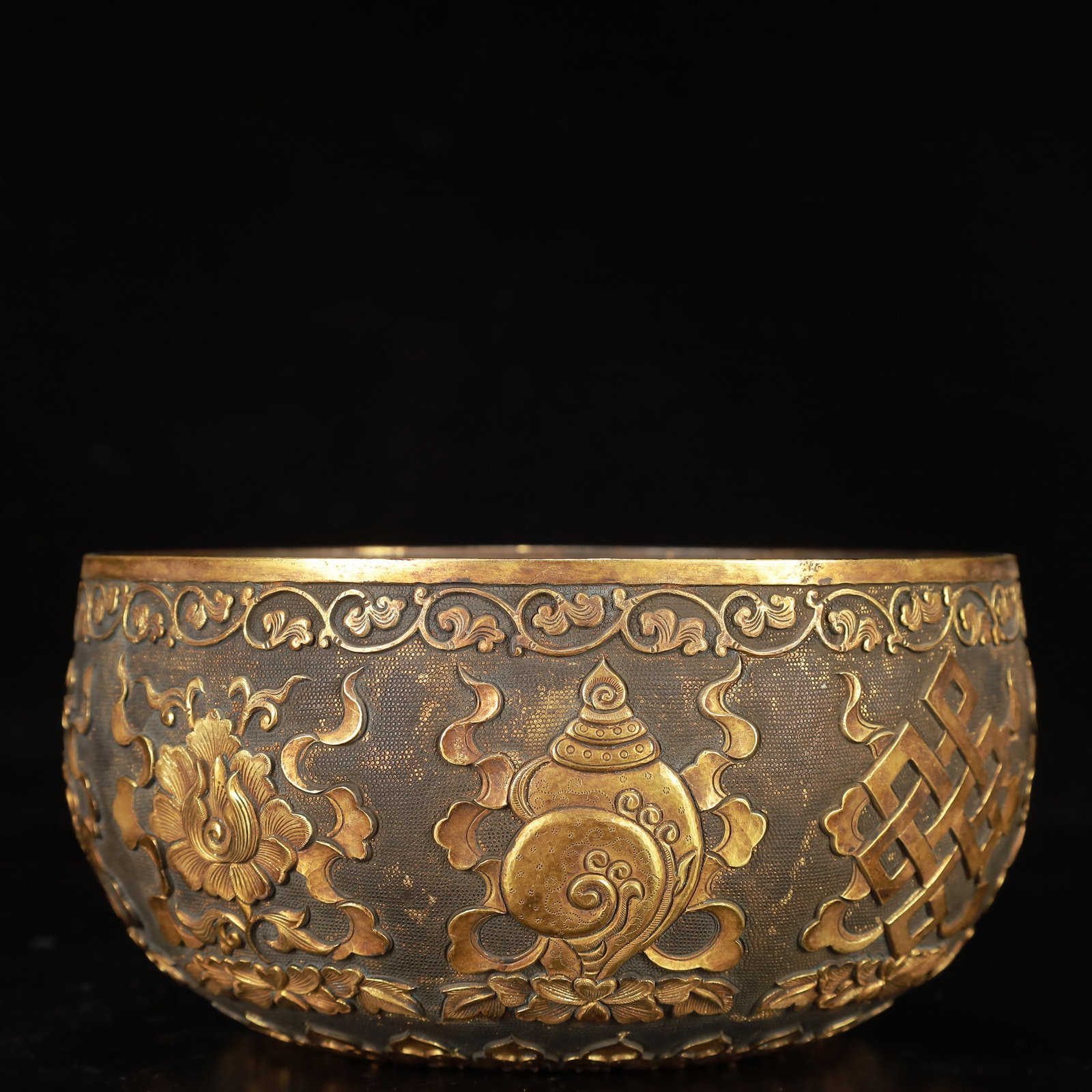 An Exquisite Gilt Bronze Eight Treasures Pattern Bowl: An Exquisite Gilt Bronze Eight Treasures Pattern Bowl,Qing Dynasty, China,Size:6.7inx3.5in,Weight:1050g 铜鎏金八宝纹碗,中国清代
