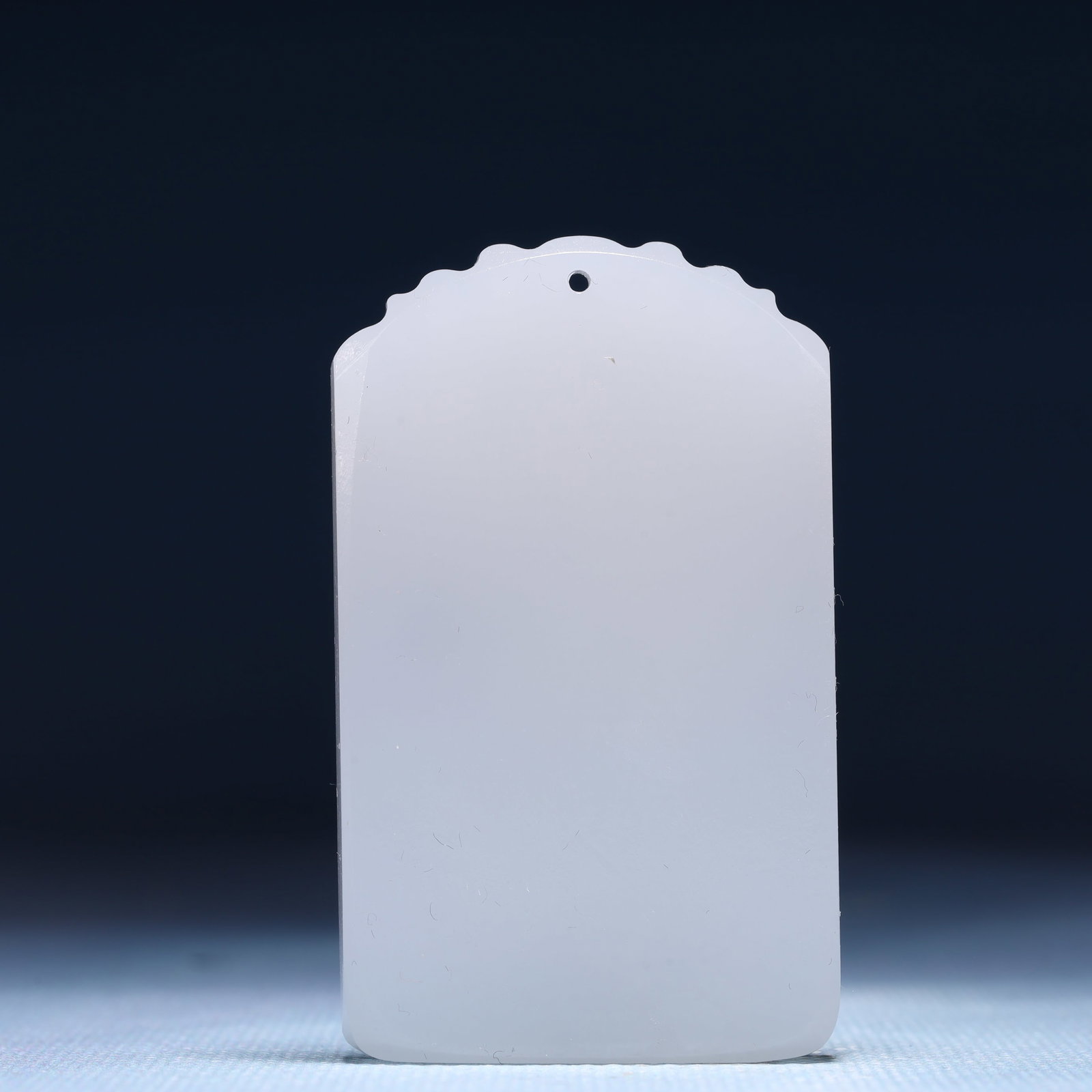 An Exquisite White Jade Flower Pattern Pendant - 4