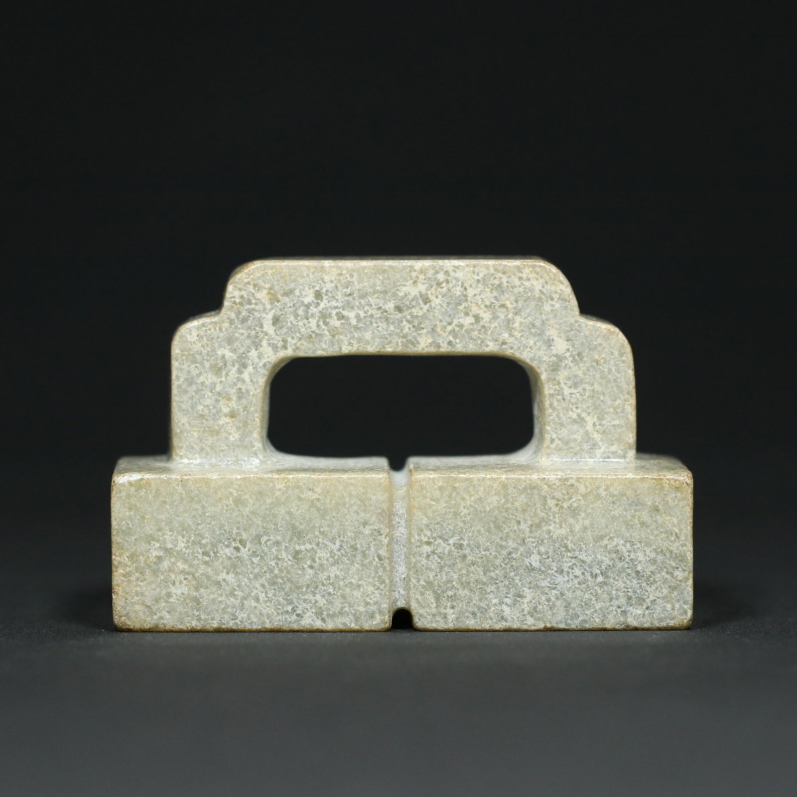 An Exquisite White Jade Seal: An Exquisite White Jade Seal,Han Dynasty,China,Size:2.8inx1.4inx1.8in,Weight:190.7g 白玉印章,中国汉代
