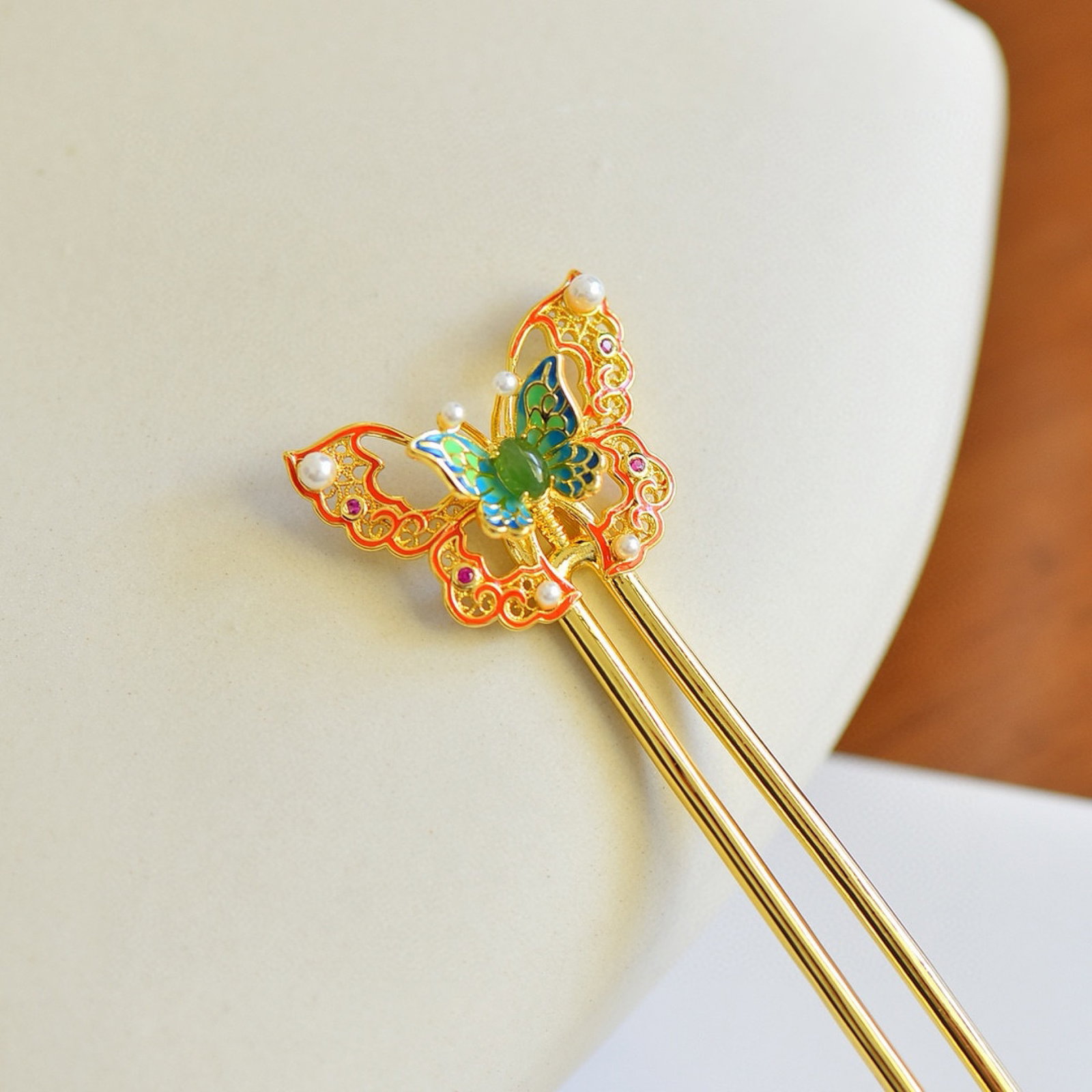 An Exquisite Bronze-Gold Plated Inlaid Jasper Butterfly Hairpin,Inlaid Pearl: An Exquisite Bronze-Gold Plated Inlaid Jasper Butterfly Hairpin,Inlaid Pearl,Size:0.2inx0.2in 铜镀金镶碧玉蝴蝶发簪,嵌珍珠
