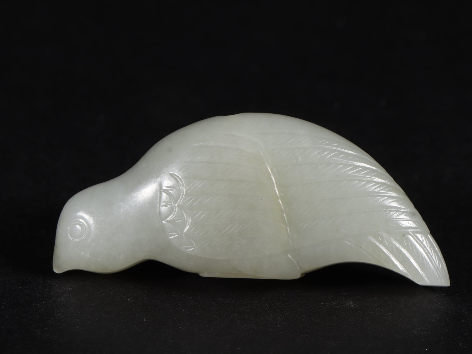 An Exquisite White Jade Bird Ornament: An Exquisite White Jade Bird Ornament,Qing Dynasty,China,Size:2.3inx0.6inx1in,Weight:33g 白玉鸟摆件,中国清代