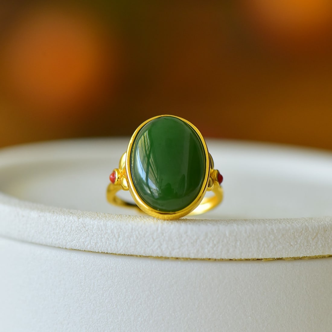 An Exquisite Sterling Silver-Gold Plated Inlaid Jasper Ring: An Exquisite Sterling Silver-Gold Plated Inlaid Jasper Ring,Size:0.5inx0.7in 纯银镀金镶碧玉戒指