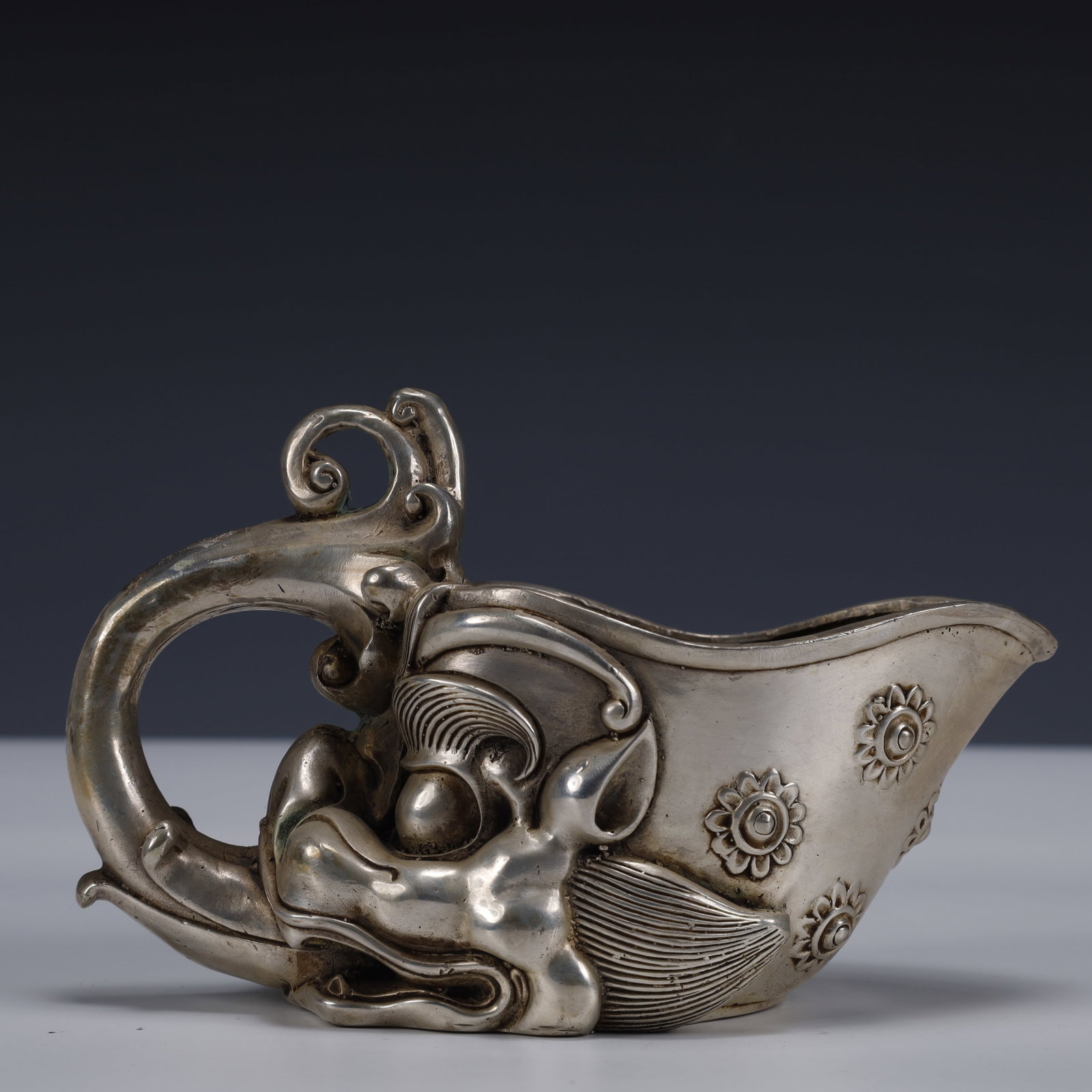 An Exquisite Silver-Plated Bronze Dragon Pattern Cup: An Exquisite Silver-Plated Bronze Dragon Pattern Cup,Tang Dynasty, China,Zhenguan Six-character Mark,Size:5.9inx3.1inx3.9in,Weight:500g