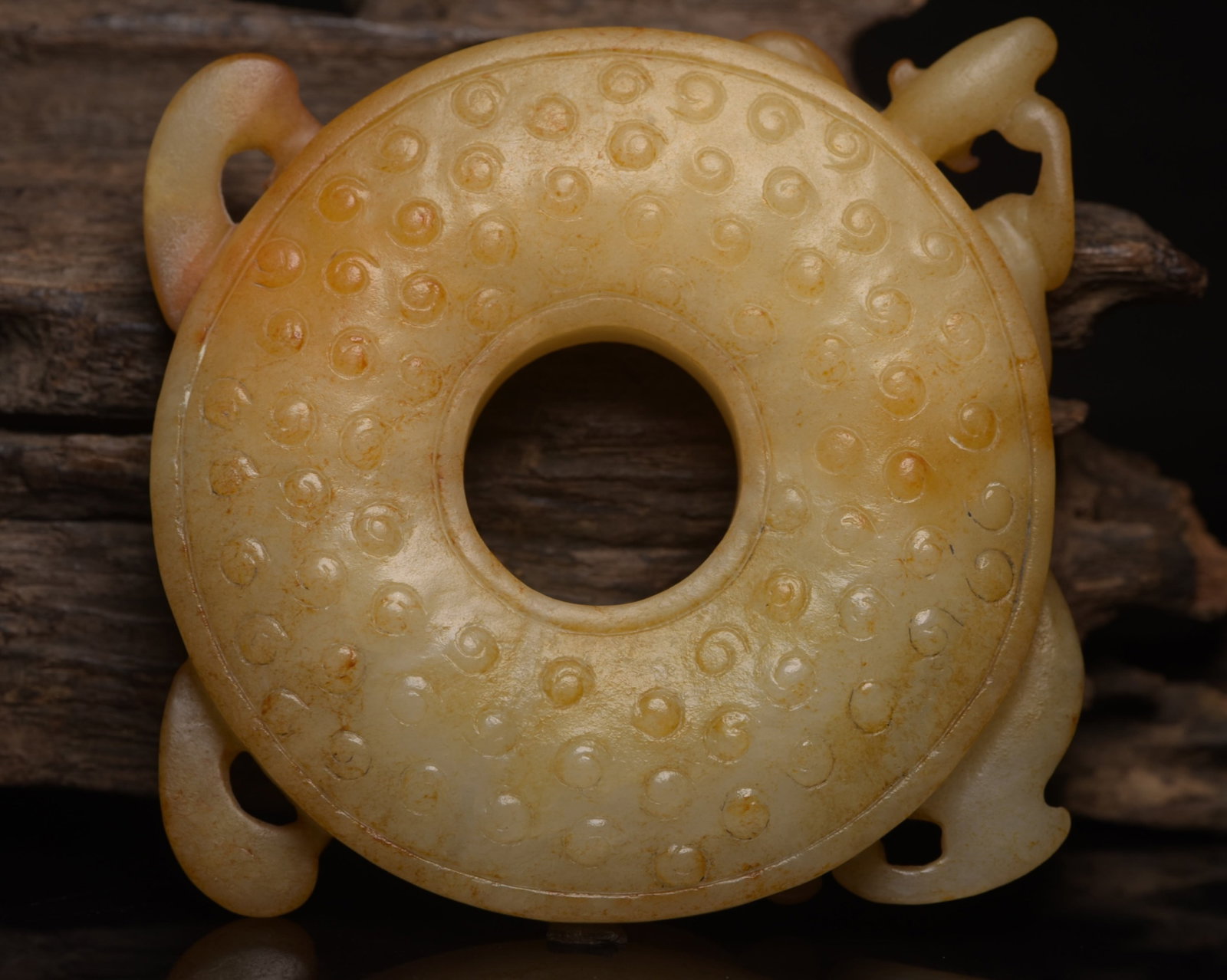 An Exquisite White Jade Dragon Pattern Pendant - 2