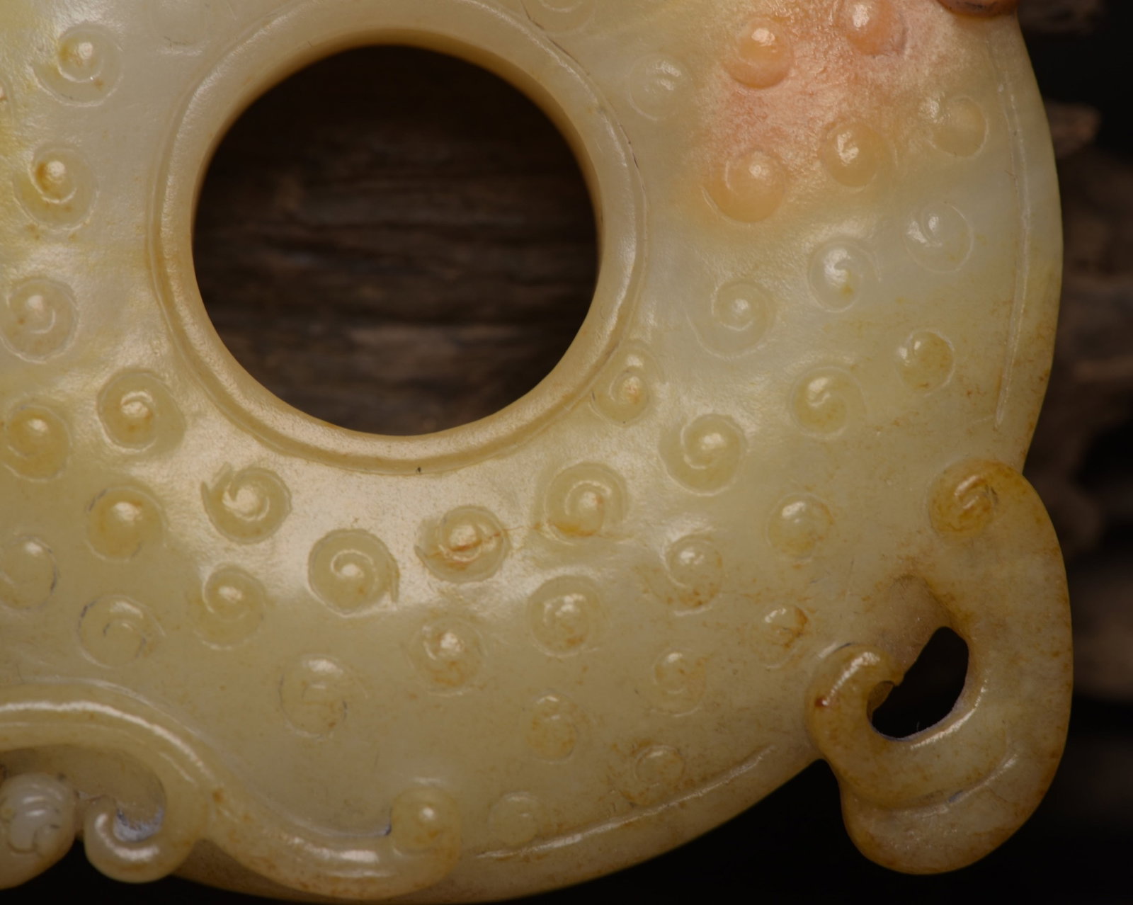 An Exquisite White Jade Dragon Pattern Pendant - 7
