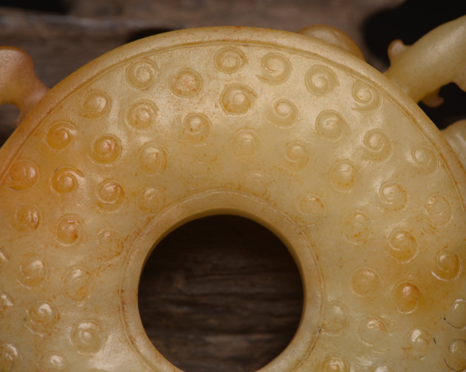 An Exquisite White Jade Dragon Pattern Pendant - 8