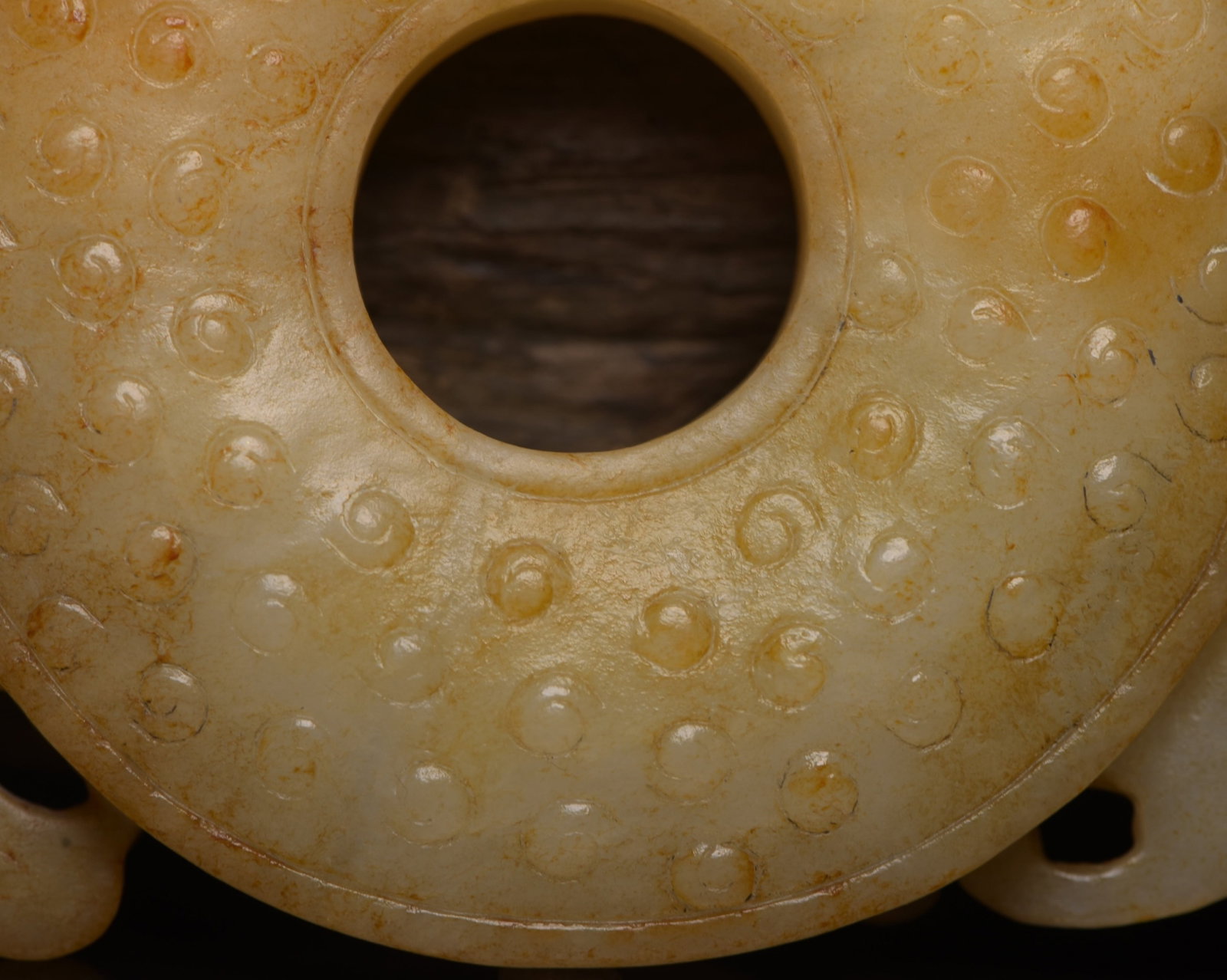 An Exquisite White Jade Dragon Pattern Pendant - 9