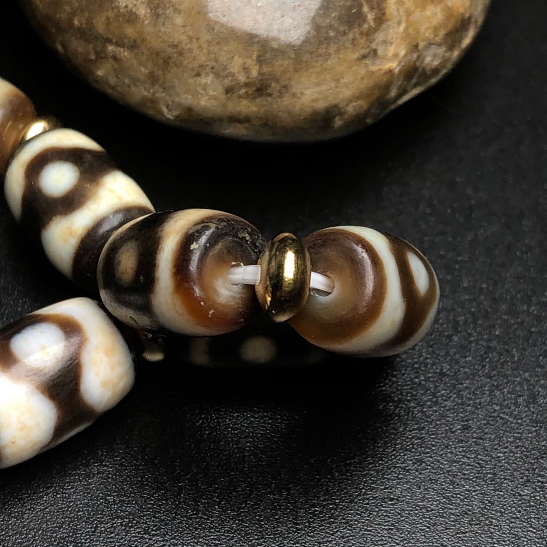 An Exquisite Dzi Bead Bracelet - 9