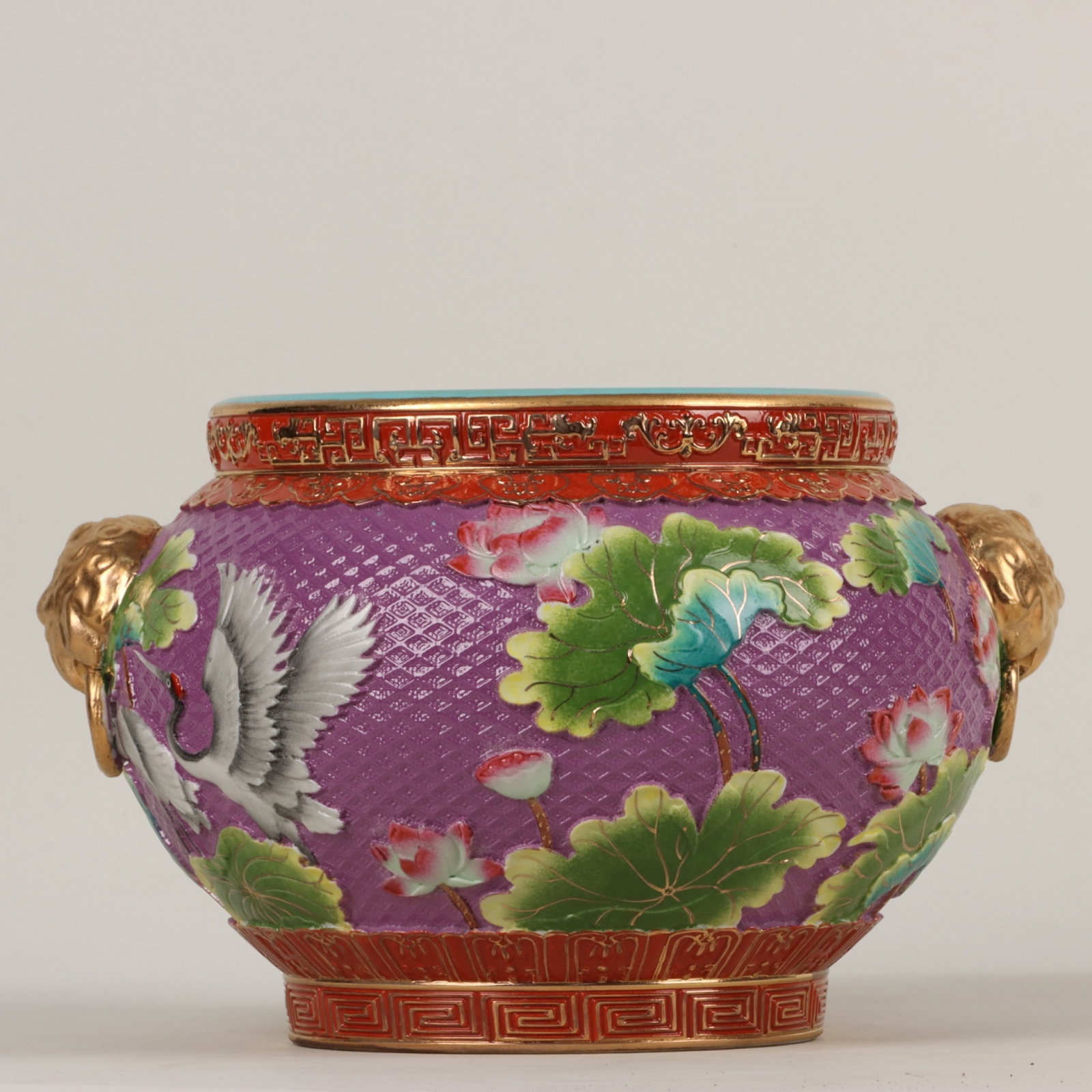 An Exquisite Enamel Gilt Flower and Bird Pattern Double-Ears Vat: An Exquisite Enamel Gilt Flower and Bird Pattern Double-Ears Vat,Qing Dynasty, China,Qianlong Six-character Mark,Size:6.9inx10.2in 珐琅彩鎏金花鸟纹Ö