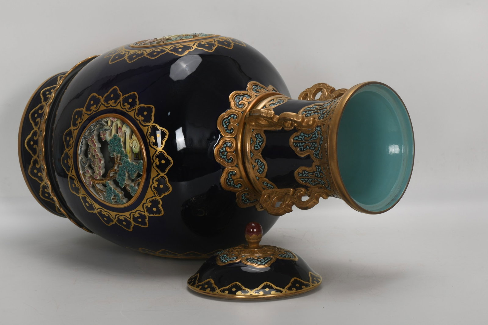 A Rare Ji Blue Glazed Painted Gold Landscape Pattern Bottle - 7