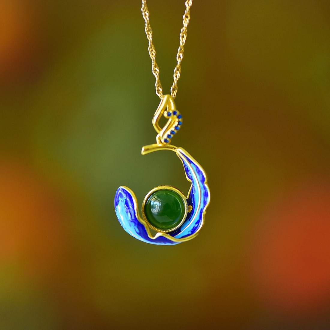An Exquisite Sterling Silver-Gold Plated Inlaid Jasper Pendant: An Exquisite Sterling Silver-Gold Plated Inlaid Jasper Pendant,Size:0.3inx0.3in 纯银镀金镶碧玉吊坠