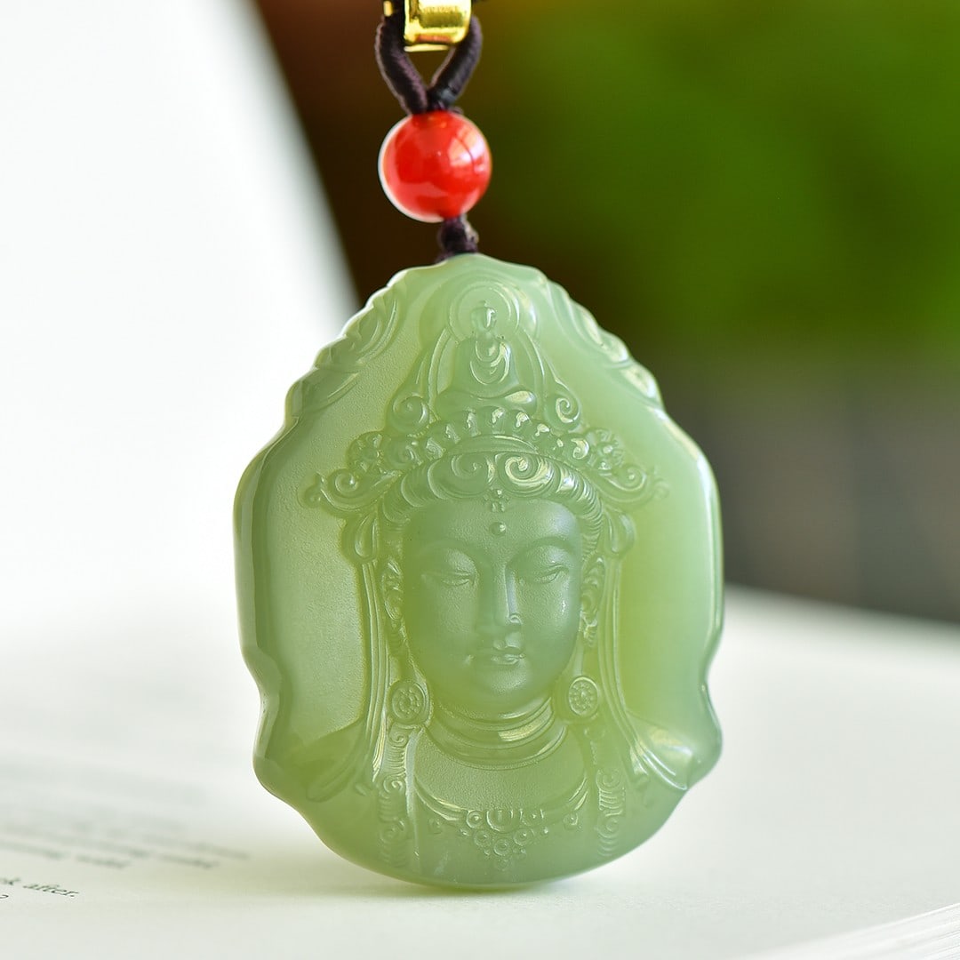 An Exquisite Greenish Jade Statue of Avalokitesvara Pendant: An Exquisite Greenish Jade Statue of Avalokitesvara Pendant,Size:1.5inx2in 青玉观音像挂件