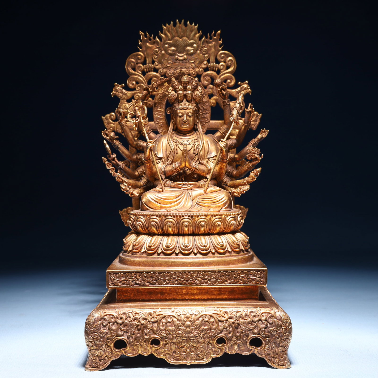 An Exquisite Gilt Bronze Statue of Thousand-hand Guanyin: An Exquisite Gilt Bronze Statue of Thousand-hand Guanyin,Qing Dynasty,China,Size:6.3inx5.5inx11.6in,Weight:2450g 铜鎏金千手观音像,中国଀