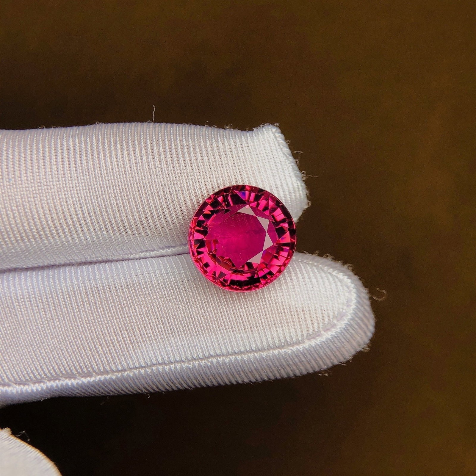10.48Ctw Natural Tourmaline Loose: 10.48Ctw Natural Tourmaline Loose,Size:0.5inx0.5inx0.3in 10.48Ctw天然碧玺裸石