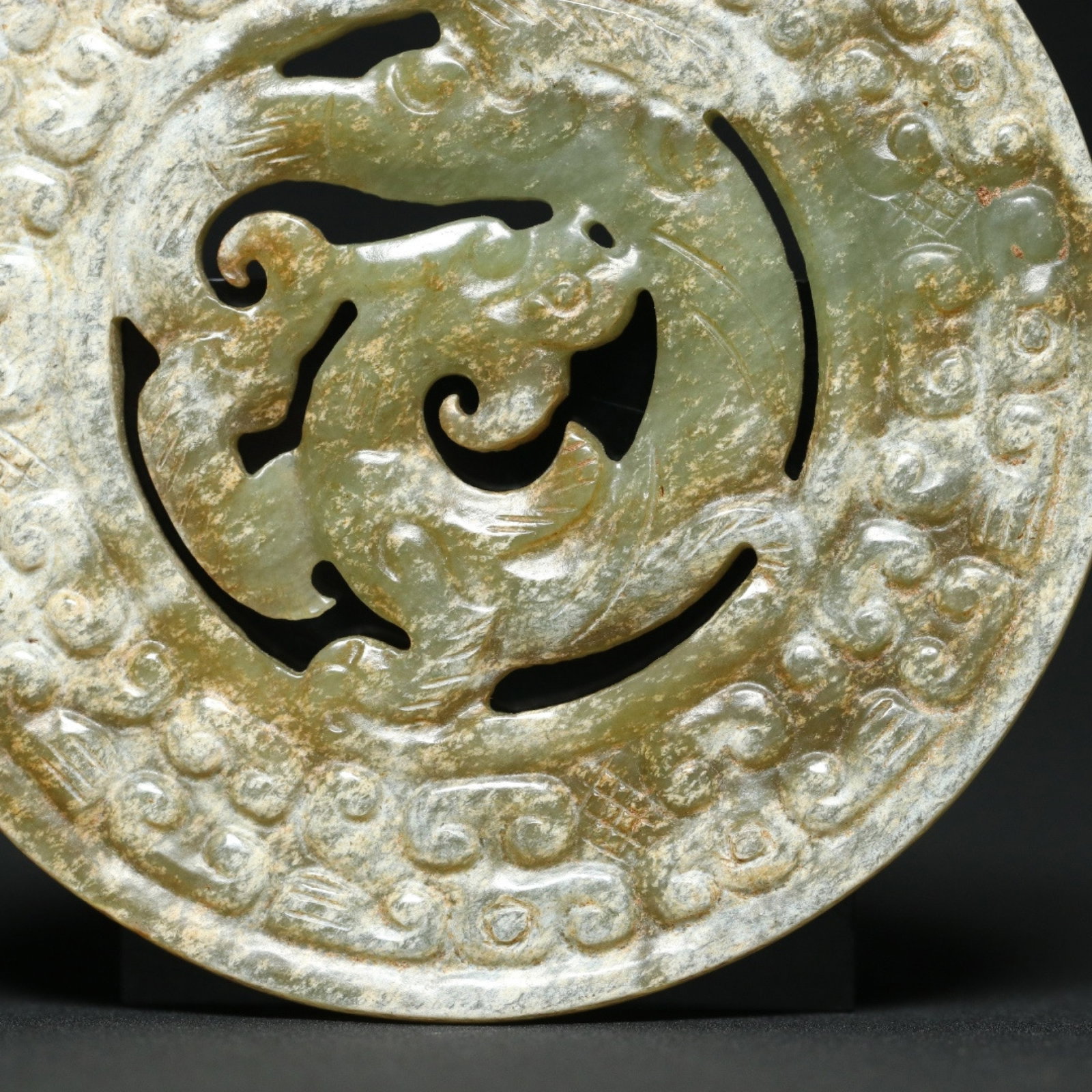 An Exquisite White Jade Dragon Pattern Pendant - 9