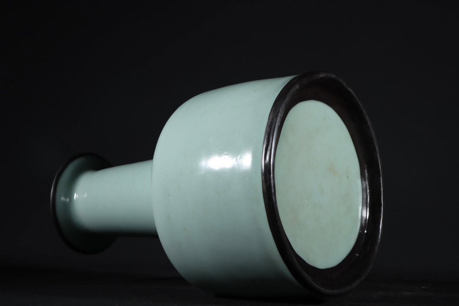 An Exquisite Guan yao Celadon Glazed Vase - 7