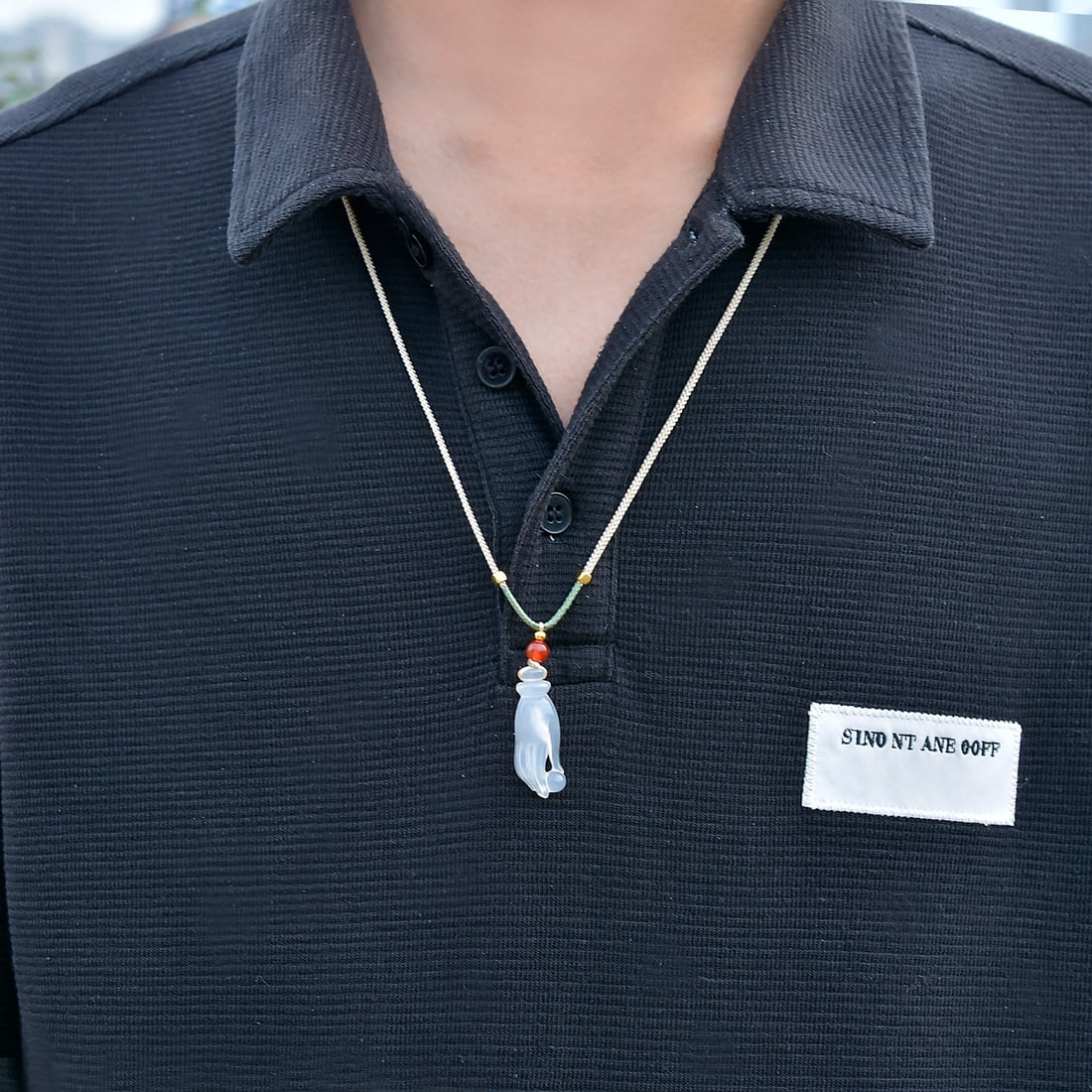 An Exquisite Jadeite Pendant - 4