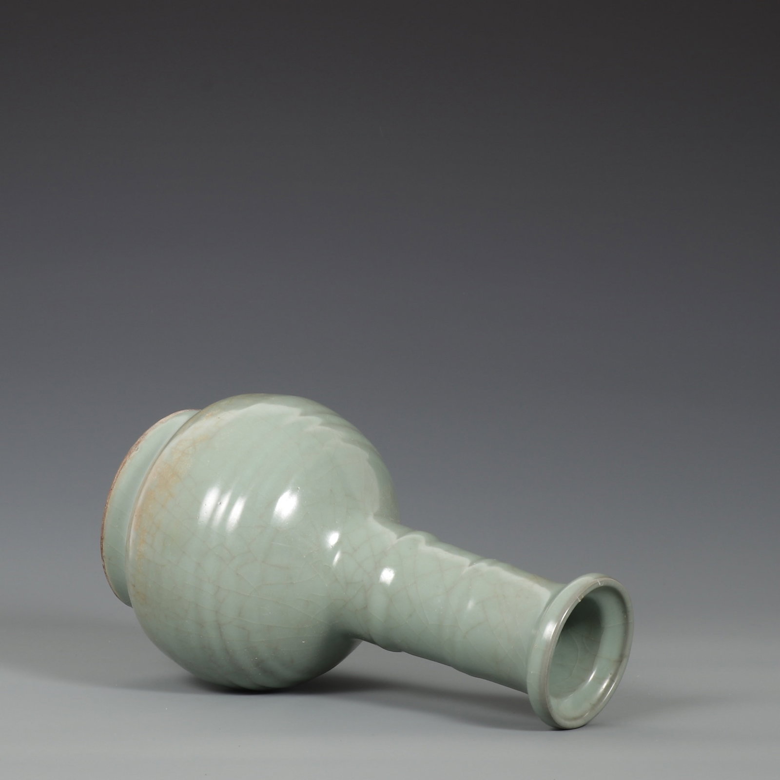 An Exquisite Guan yao Celadon Glazed Vase - 7