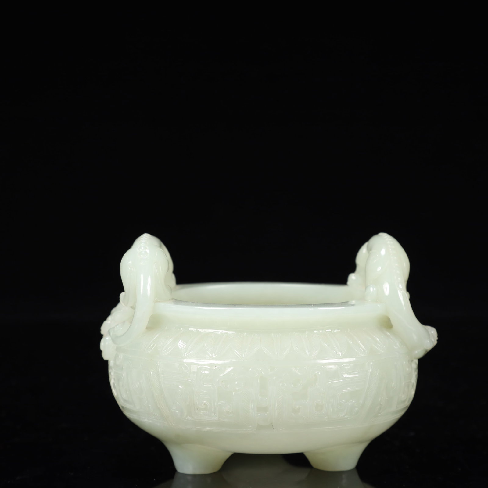 An Exquisite White Jade Dragon-Ears Tripod Censer: An Exquisite White Jade Dragon-Ears Tripod Censer,Qing Dynasty, China,Size:4.3inx3.9inx3.1in,Weight:400g 白玉龙耳三足香炉,中国清ߣ