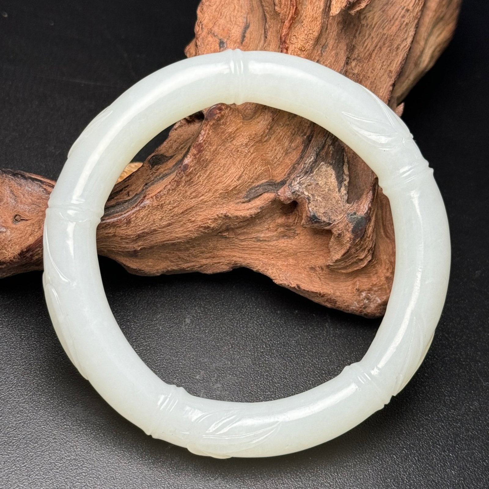 An Exquisite White Jade Bamboo Pattern Bracelet (1 of 7)