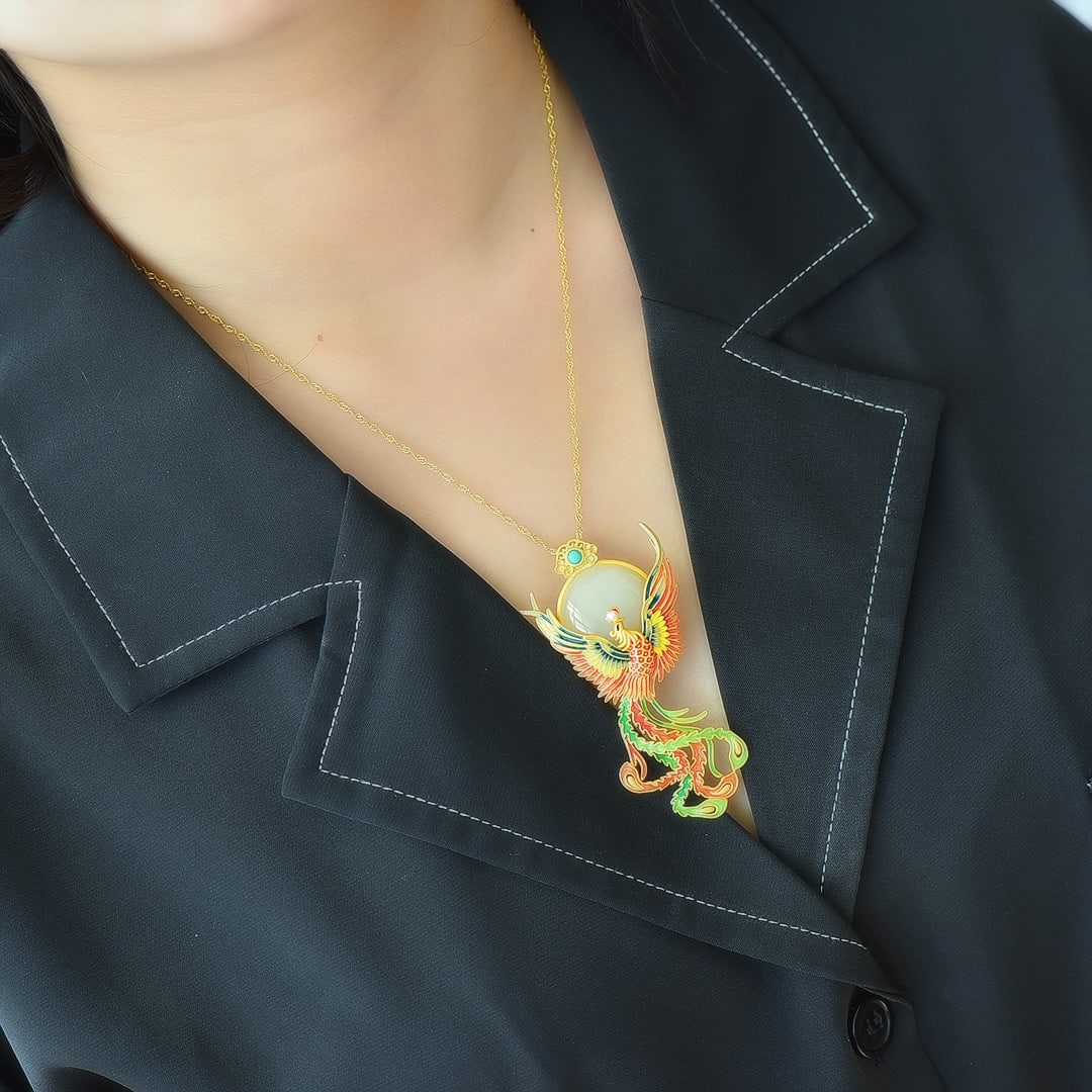 An Exquisite Sterling Silver-Gold Plated Inlaid White Jade Brooch: An Exquisite Sterling Silver-Gold Plated Inlaid White Jade Brooch 纯银镀金镶白玉胸针