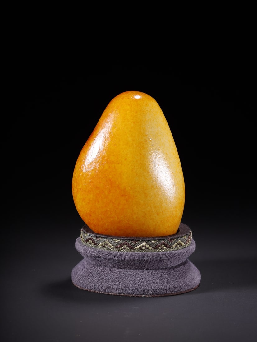 An Exquisite White Jade Ornament: An Exquisite White Jade Ornament,Qing Dynasty,China,Size:3.9inx2.7inx1.9in,Weight:472.6g
