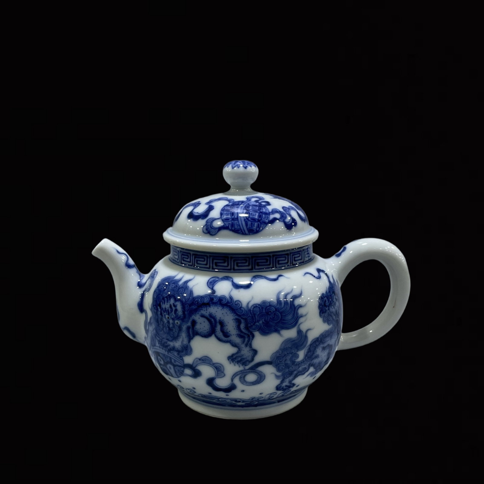 An Exquisite Blue and White Lion Pattern Teapot (1 of 8)