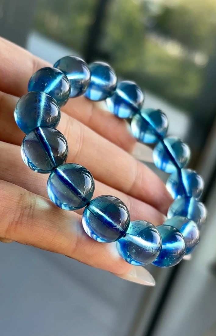 An Exquisite Aquamarine Bracelet: An Exquisite Aquamarine Bracelet,Size:0.5in,Weight:46g 海蓝宝手串