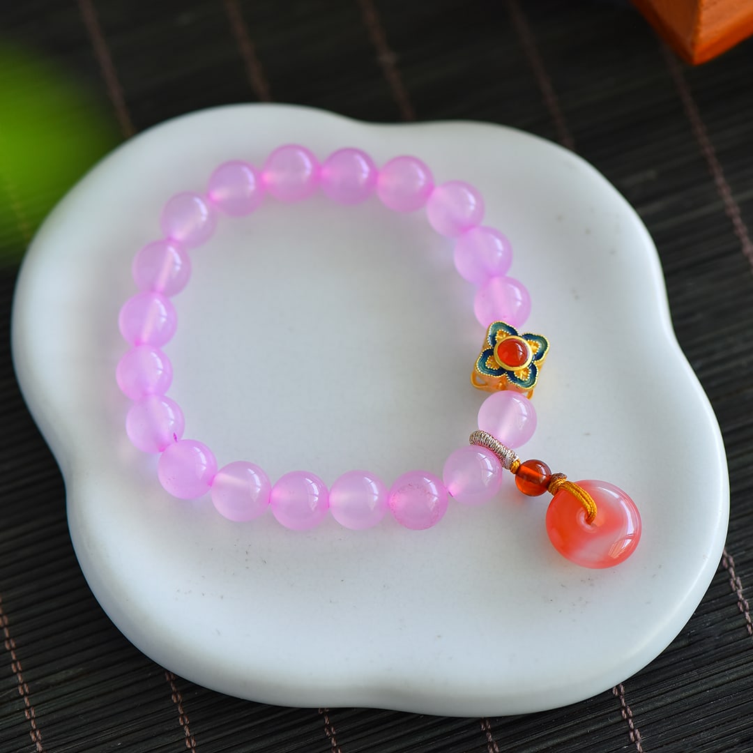 An Exquisite Sterling Silver-Gold Plated Inlaid Agate Bracelets: An Exquisite Sterling Silver-Gold Plated Inlaid Agate Bracelets,Size:0.3inx0.3in 纯银镀金镶玛瑙手串
