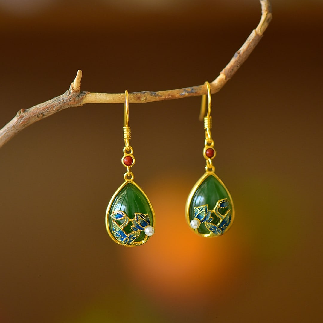 A Pair of Exquisite Sterling Silver-Gold Plated Inlaid Jasper Enamel Earrings: A Pair of Exquisite Sterling Silver-Gold Plated Inlaid Jasper Enamel Earrings,Size:0.4inx0.6in 一对纯银镀金镶碧玉珐琅耳环